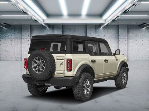 New 2025 Ford Bronco Badlands image 2