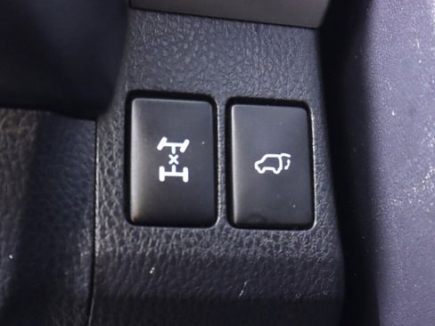 Used 2017 Toyota RAV4 XLE AWD/4WD image 11