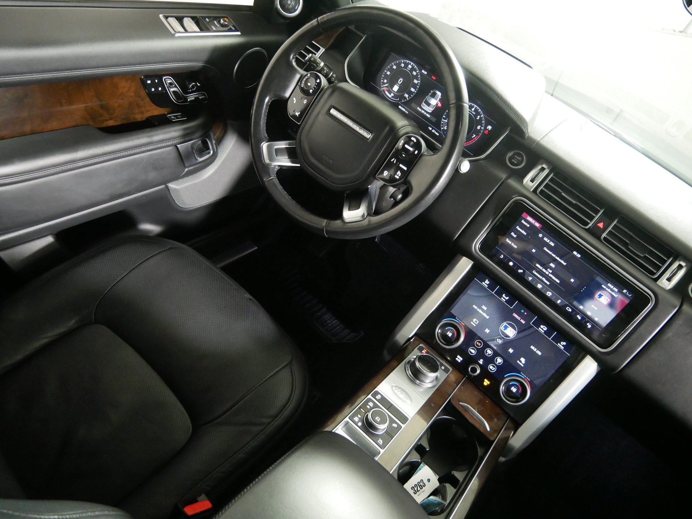 Used 2020 Land Rover Range Rover HSE AWD/4WD image 9
