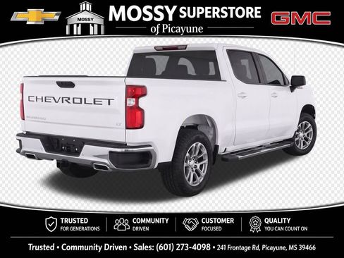 Used 2024 Chevrolet Silverado 1500 LT w/ Z71 Off-Road Package AWD/4WD image 4