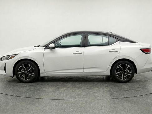 Used 2025 Nissan Sentra SV FWD image 5
