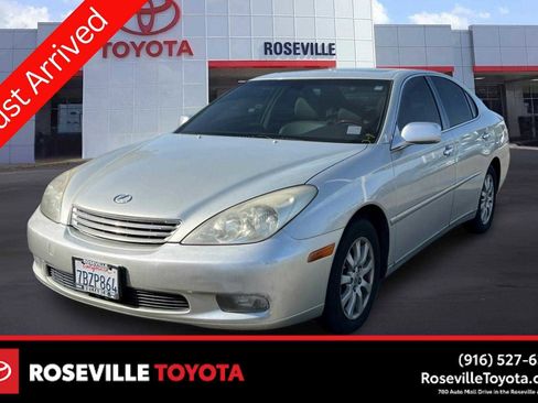 Used 2004 Lexus ES 330 image 1