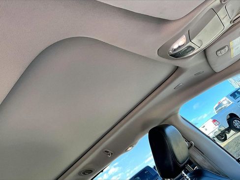 Used 2020 Chrysler Pacifica Limited image 21