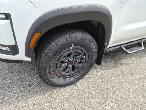 New 2026 Nissan Frontier PRO-4X w/ Pro-4x Convenience Package image 6