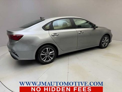 Used 2023 Kia Forte LXS w/ LXS Technology Package FWD image 5