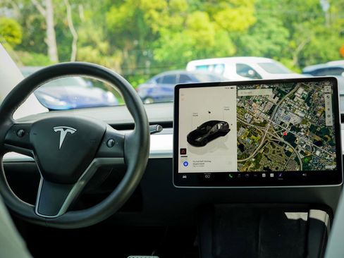 Used 2023 Tesla Model 3 Standard Range RWD image 8