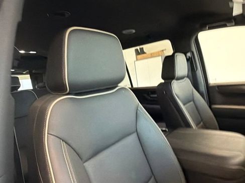 Used 2025 GMC Yukon Elevation w/ LPO, Elevation Black Package AWD/4WD image 42