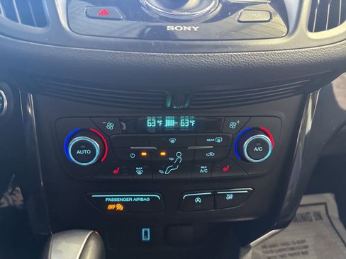 Used 2017 Ford Escape Titanium image 22