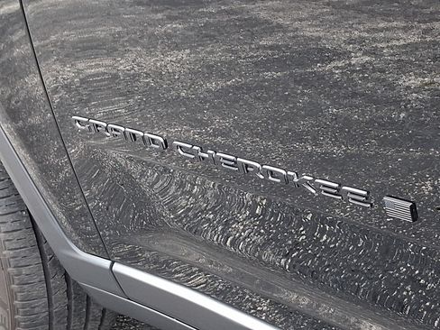 Used 2023 Jeep Grand Cherokee L Laredo AWD/4WD image 32