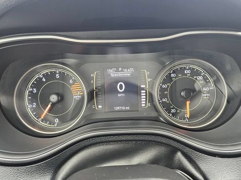Used 2019 Jeep Cherokee Latitude Plus AWD/4WD image 20