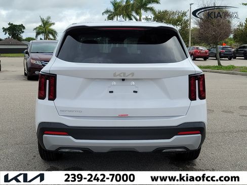 New 2026 Kia Sorento LX FWD image 5