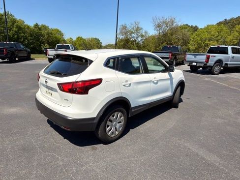 Used 2018 Nissan Rogue Sport S image 15