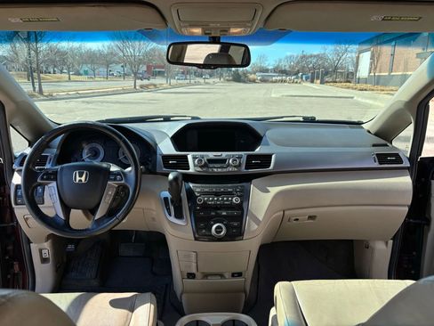 Used 2012 Honda Odyssey Touring Elite image 9