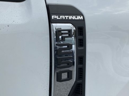 Used 2024 Ford F250 Platinum image 33