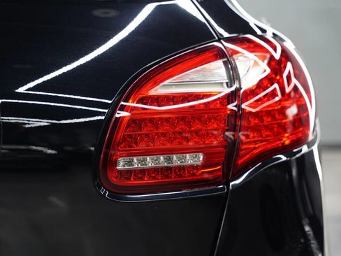 Used 2014 Porsche Cayenne AWD/4WD image 21
