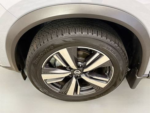 Used 2021 Nissan Rogue SL w/ Premium Package AWD/4WD image 32