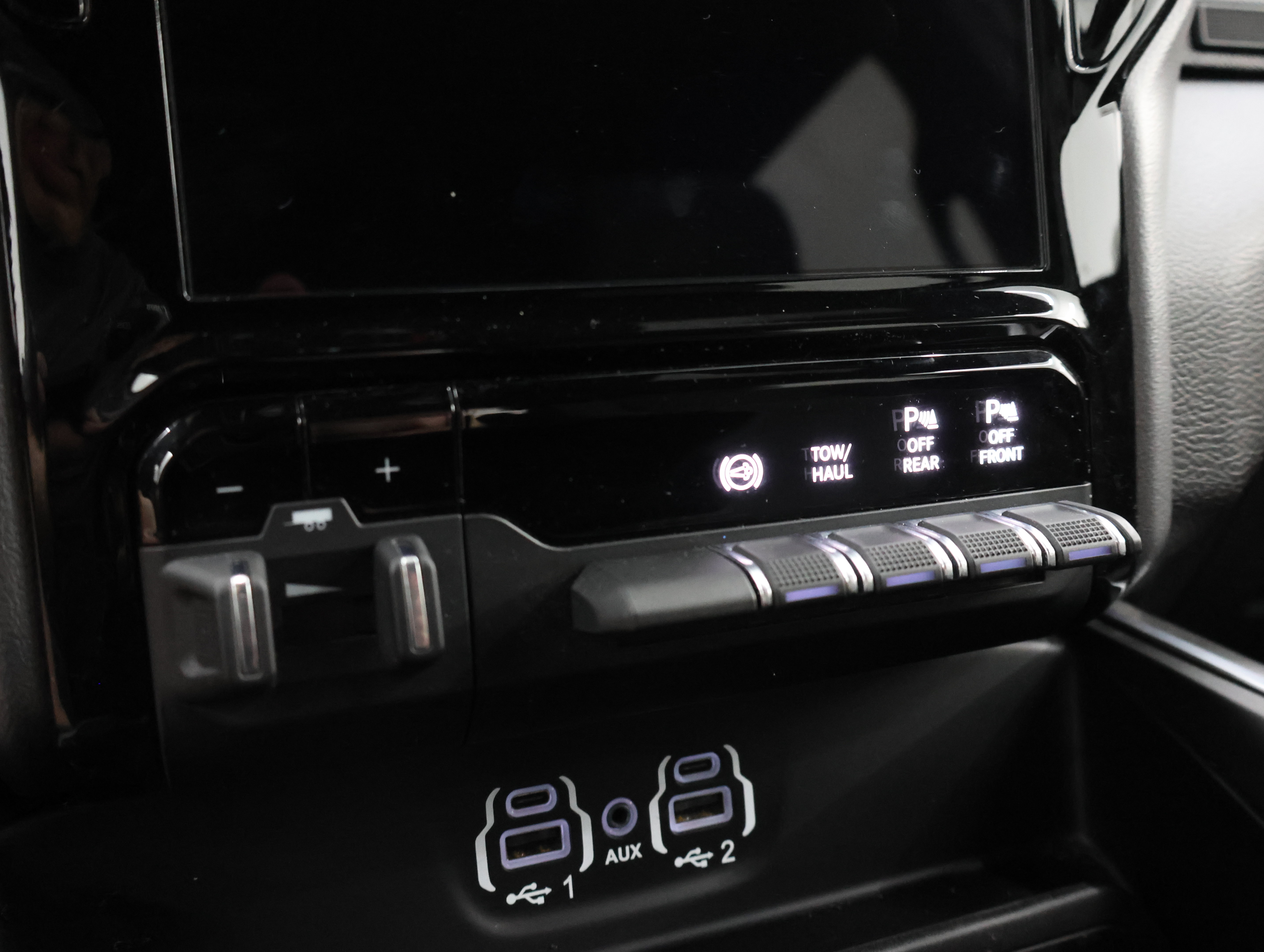 Used 2024 RAM 3500 Big Horn w/ Night Edition AWD/4WD image 45