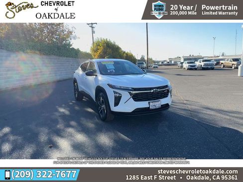 Certified 2025 Chevrolet Trax RS w/ Sunroof Package image 3