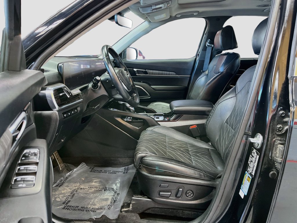 Used 2025 Kia Telluride SX w/ SX Captain's Chair Package AWD/4WD image 22
