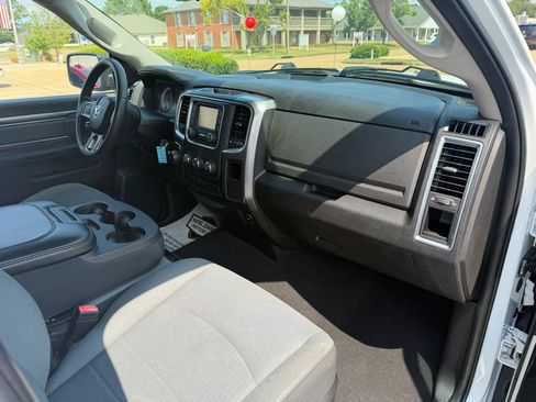 Used 2021 RAM 1500 Classic SLT RWD image 17