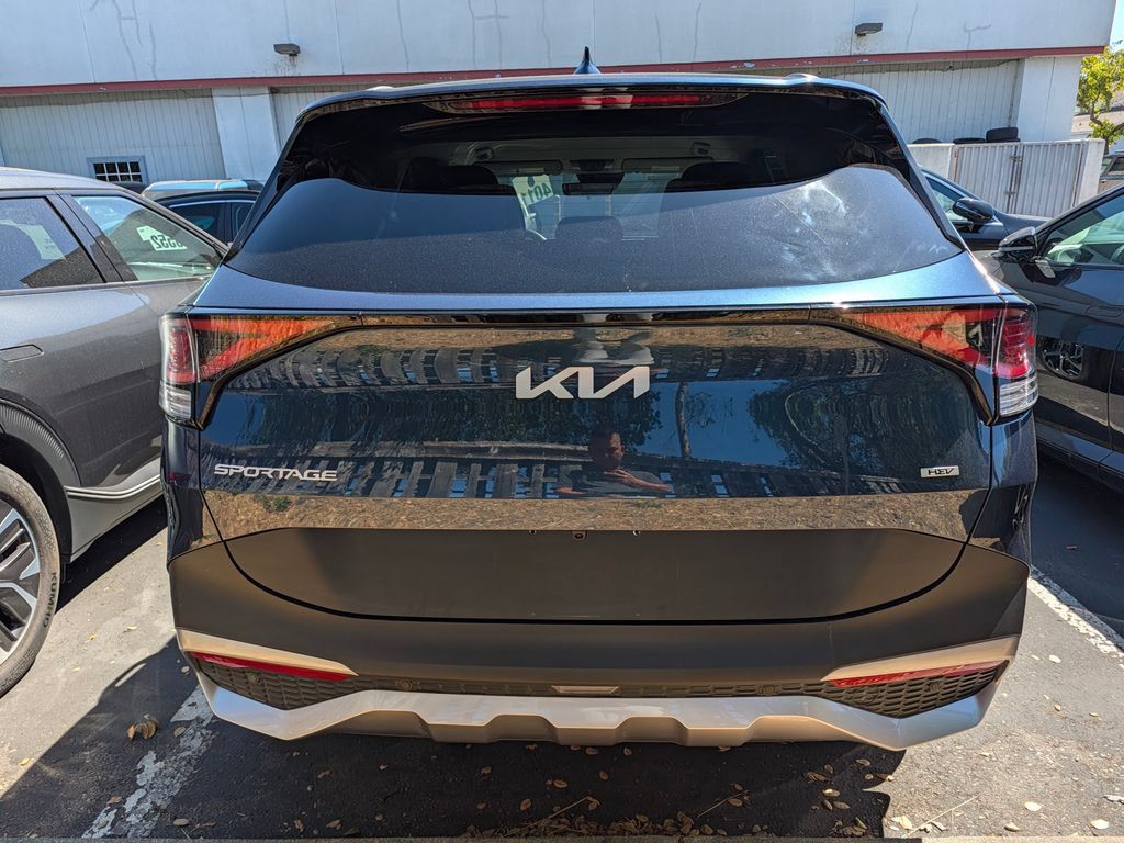 Used 2025 Kia Sportage EX AWD/4WD image 3