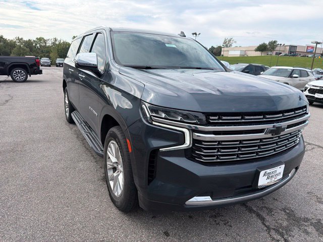 Used 2021 Chevrolet Suburban Premier w/ Premium Package AWD/4WD image 8