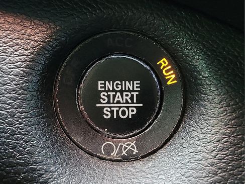 Used 2020 Jeep Cherokee Latitude Plus FWD image 17