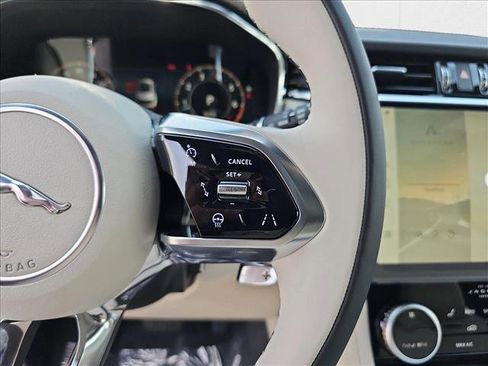 New 2026 Jaguar F-PACE R-Dynamic S image 19