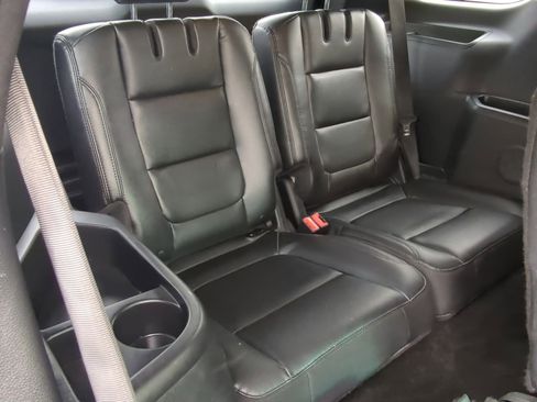 Used 2016 Ford Explorer XLT w/ Equipment Group 202A image 28