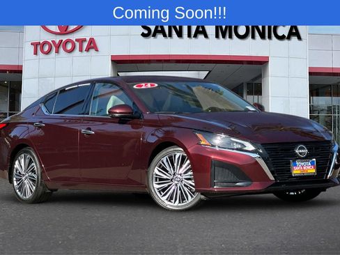Used 2024 Nissan Altima 2.5 SL FWD image 1