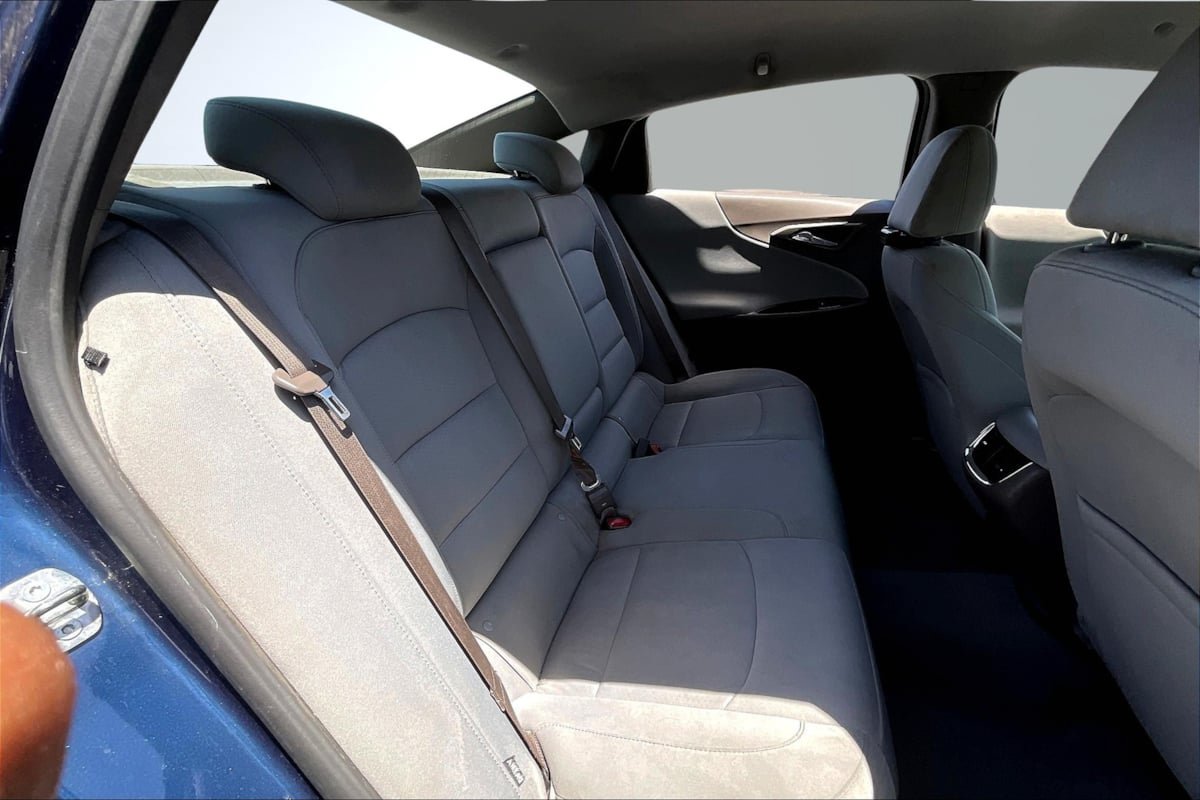 Used 2020 Chevrolet Malibu LT FWD image 27
