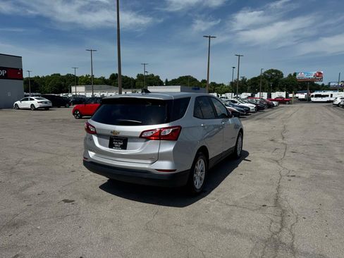 Used 2020 Chevrolet Equinox LS w/ LS Convenience Package AWD/4WD image 3