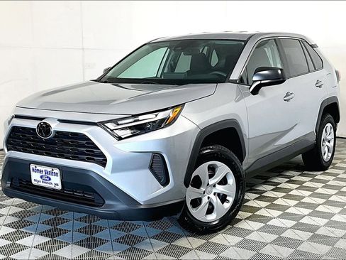 Used 2024 Toyota RAV4 LE image 2