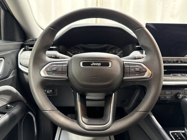 Used 2022 Jeep Compass Latitude AWD/4WD image 16