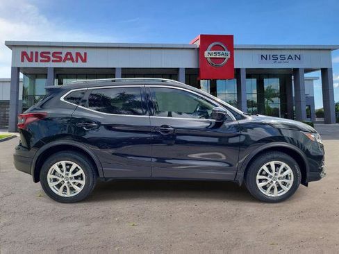Certified 2022 Nissan Rogue Sport SV FWD image 2