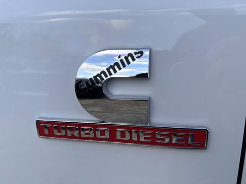 Used 2019 RAM 3500 Tradesman w/ Chrome Appearance Group image 12