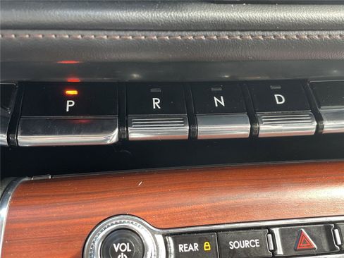 Used 2023 Lincoln Aviator Reserve image 27