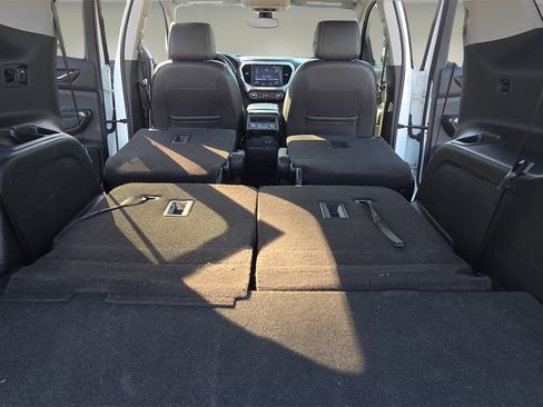 Used 2023 GMC Acadia SLT image 20