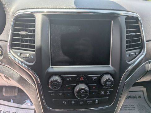 Used 2018 Jeep Grand Cherokee Limited AWD/4WD image 22