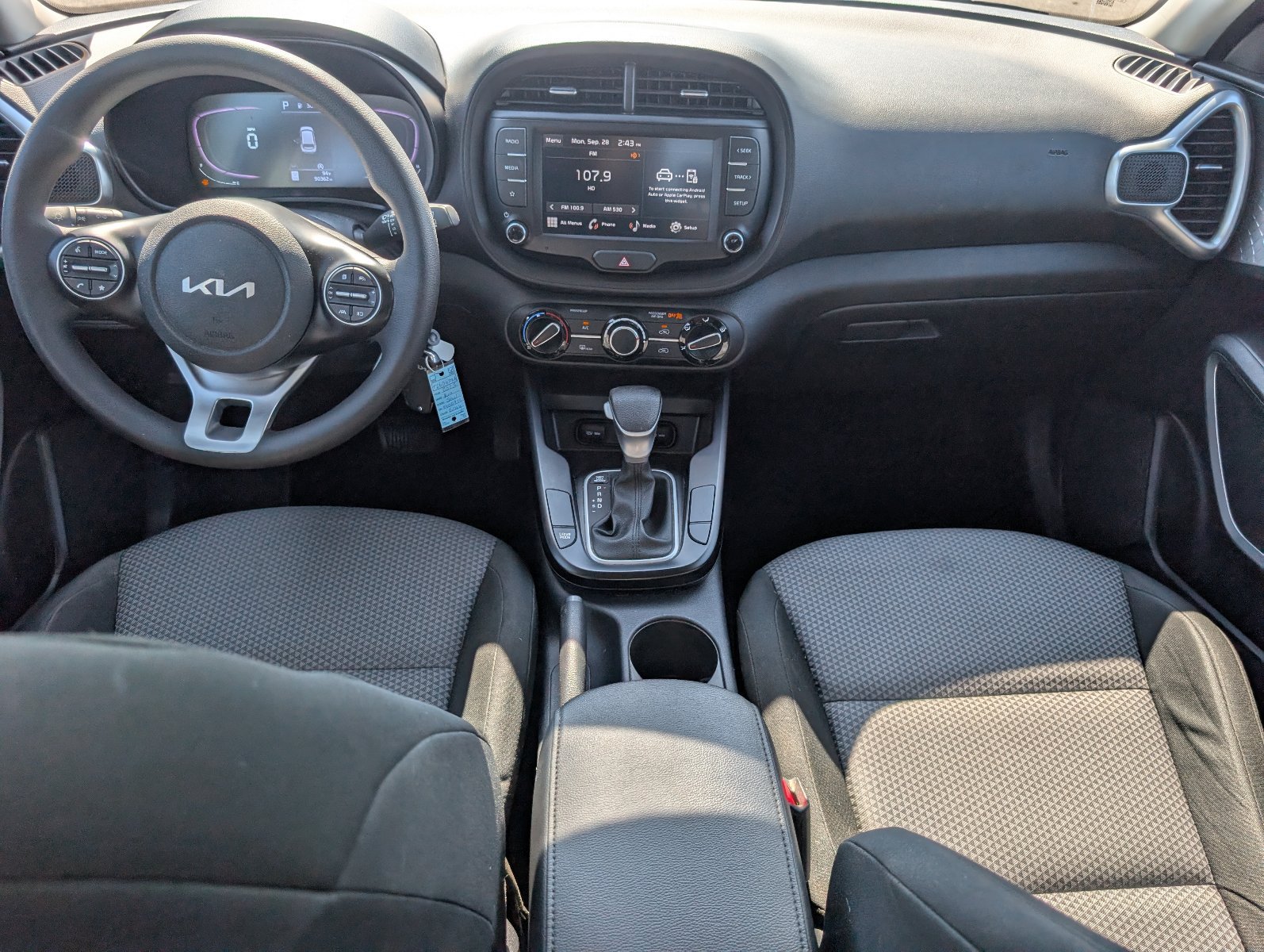 Used 2023 Kia Soul LX FWD image 28