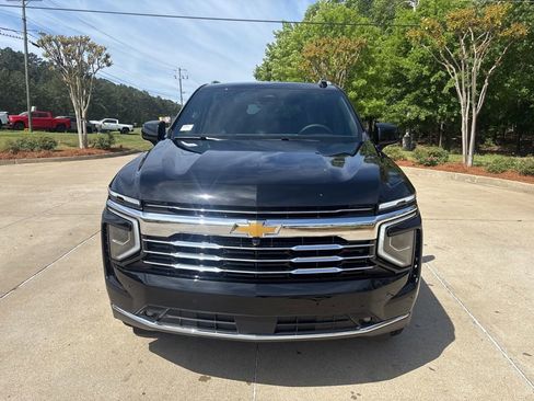 New 2026 Chevrolet Suburban LT w/ Comfort Package RWD image 2