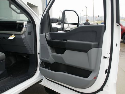 New 2026 Ford F250 XL w/ XL Off-Road Package image 26