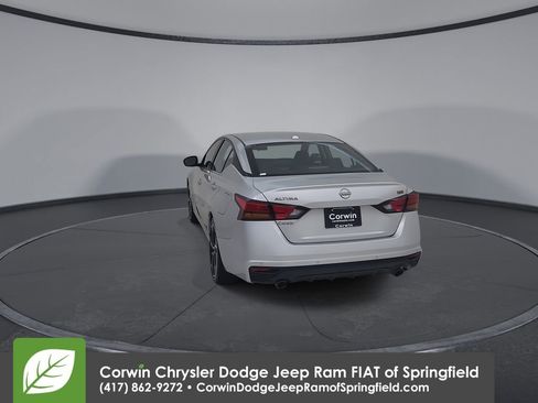 Used 2024 Nissan Altima 2.5 SR image 12