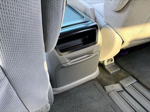 Used 2017 Toyota Sienna LE image 31