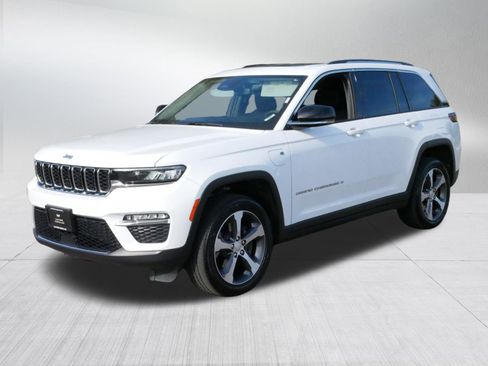 Used 2022 Jeep Grand Cherokee Limited 4xe image 3