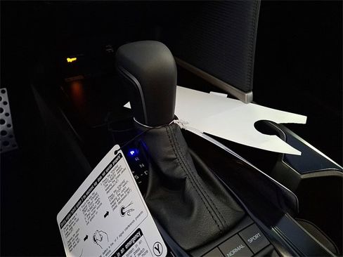 New 2026 Toyota Camry SE image 10