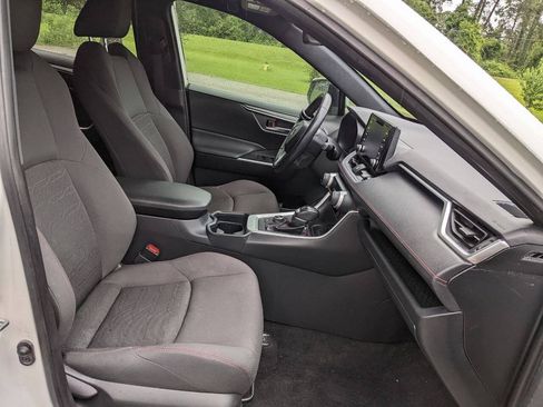 Used 2021 Toyota RAV4 SE w/ Weather & Moonroof Package AWD/4WD image 13