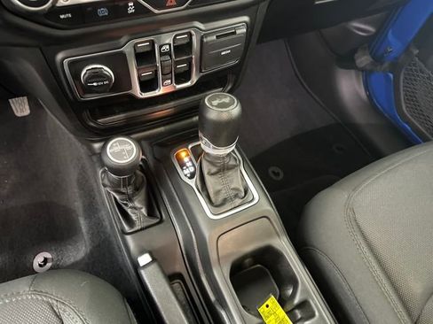 Used 2023 Jeep Wrangler Unlimited w/ Cold Weather Group image 20