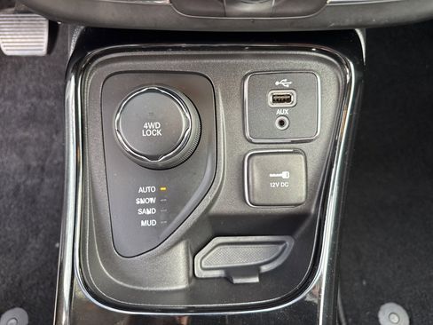 Used 2018 Jeep Compass Limited w/ Navigation Group image 39