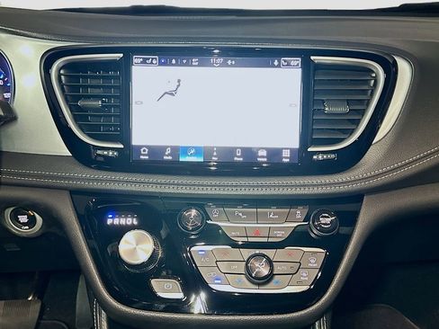 New 2026 Chrysler Pacifica Limited w/ S Appearance Package image 10
